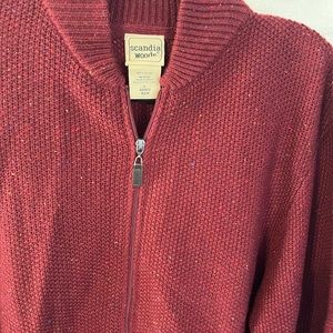 Men’s full zip sweater. Burgundy w/speckles of color throughout.2 pockets. Sz L